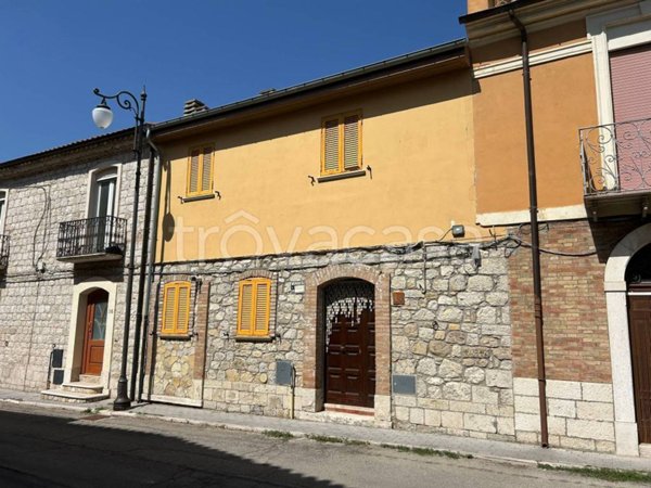 casa indipendente in vendita a Montorio nei Frentani