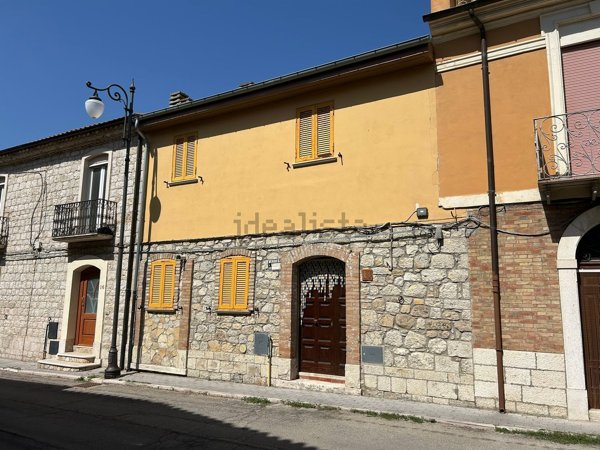 casa indipendente in vendita a Montorio nei Frentani