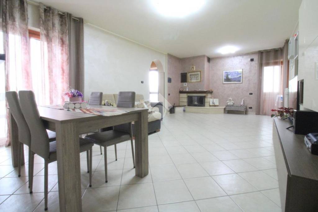 casa indipendente in vendita ad Oratino