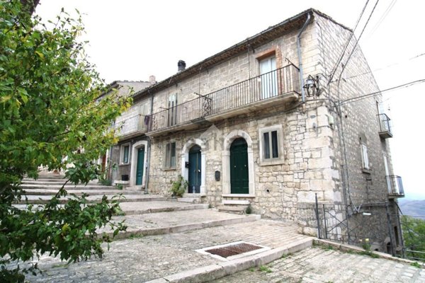 casa semindipendente in vendita ad Oratino