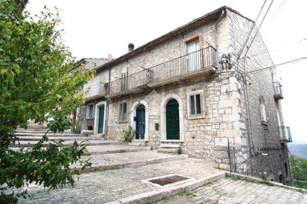 casa indipendente in vendita ad Oratino
