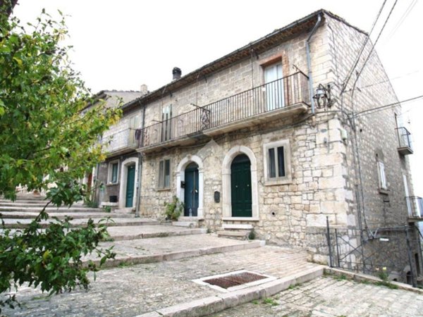 casa semindipendente in vendita ad Oratino