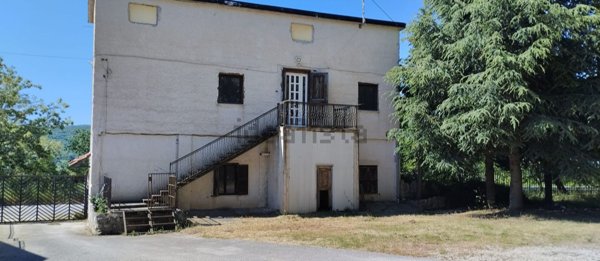 casa indipendente in vendita ad Oratino