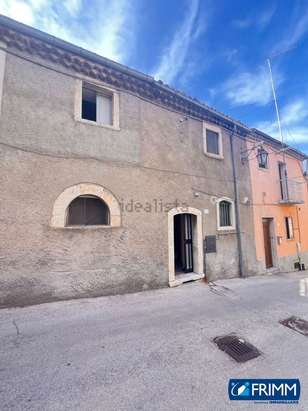 casa indipendente in vendita ad Oratino