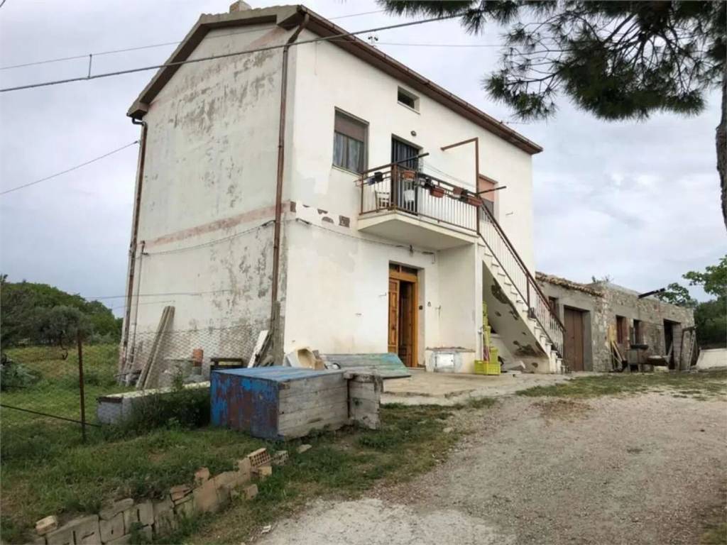 casa indipendente in vendita a Palata