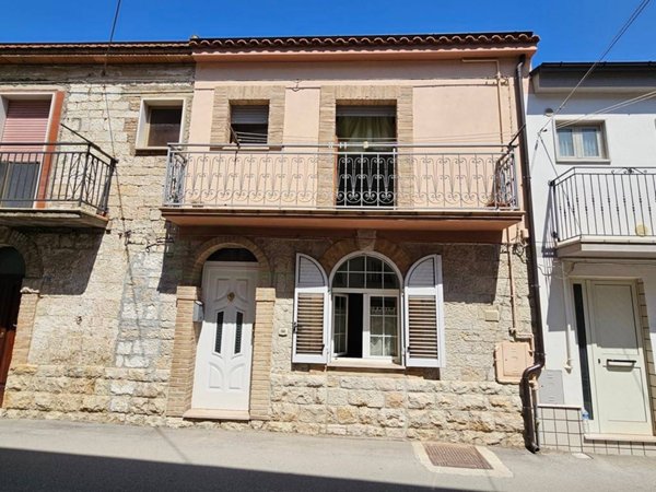 casa indipendente in vendita a Palata