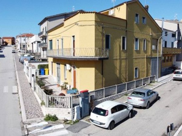 casa indipendente in vendita a Palata