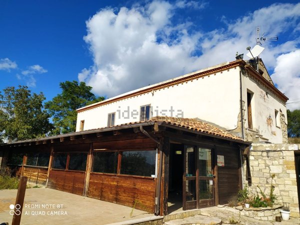 locale commerciale in vendita a Palata