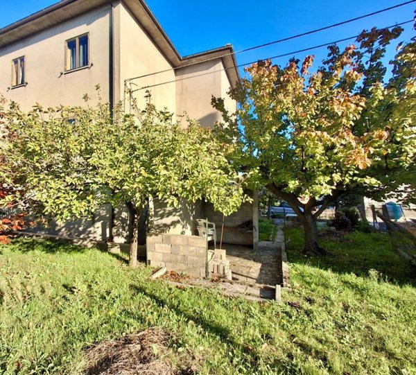 appartamento in vendita a Palata