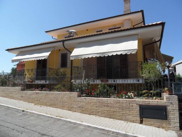 casa indipendente in vendita a Petacciato