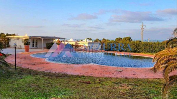 negozio in vendita a Petacciato