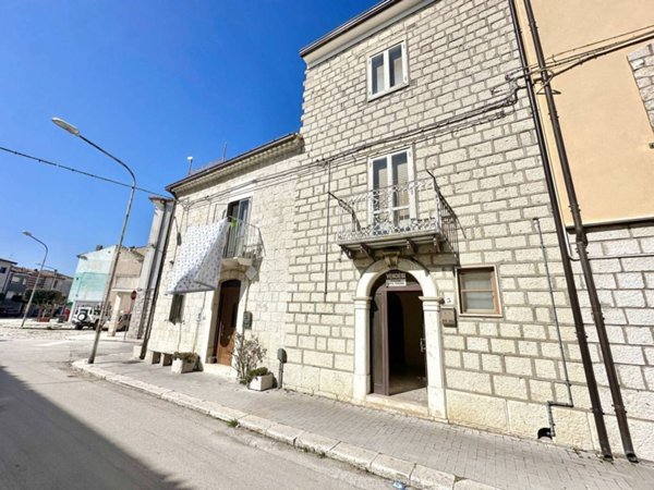 casa indipendente in vendita a Petrella Tifernina