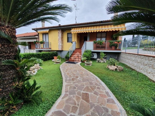 casa indipendente in vendita a Portocannone