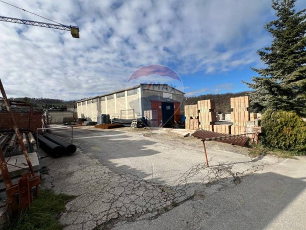 locale commerciale in vendita a Riccia