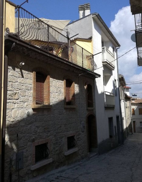 casa indipendente in vendita a Riccia in zona Colle della Macchia