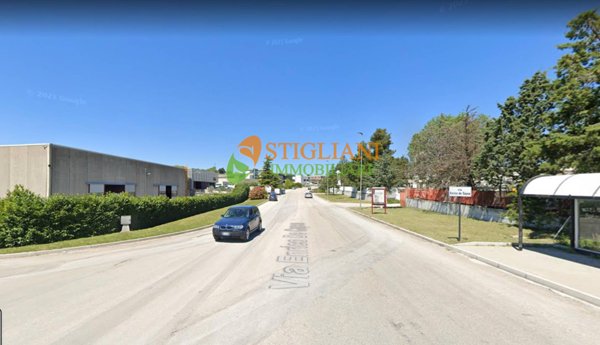 locale commerciale in vendita a Ripalimosani