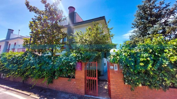 casa indipendente in vendita a San Giacomo degli Schiavoni