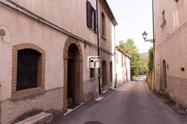 casa indipendente in vendita a San Giuliano del Sannio in zona Tomoliccio