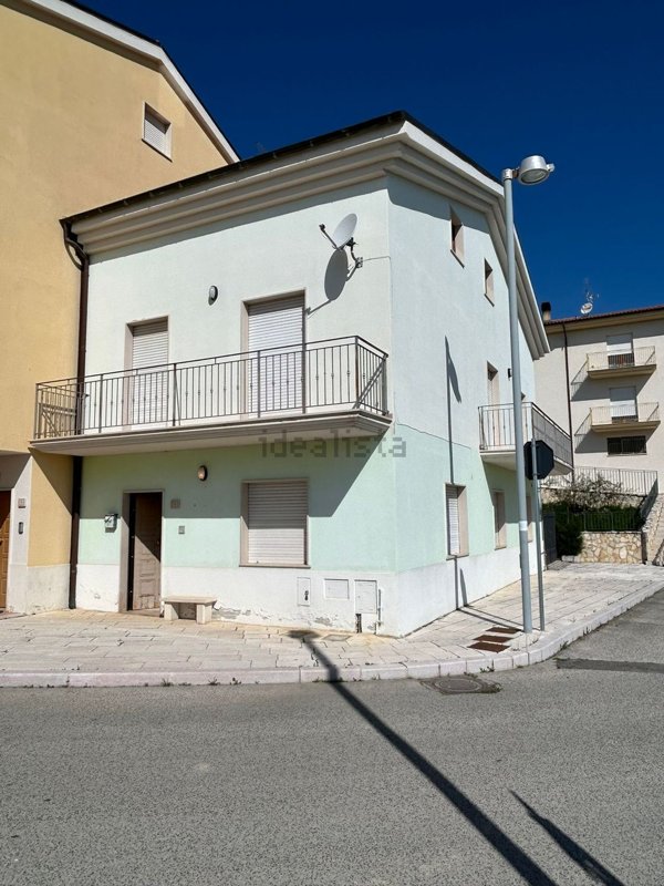 casa indipendente in vendita a San Giuliano di Puglia