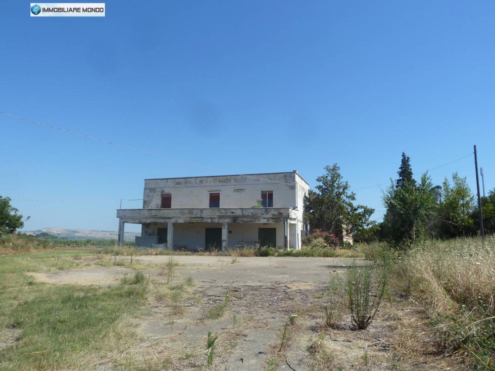 locale di sgombero in vendita a San Martino in Pensilis