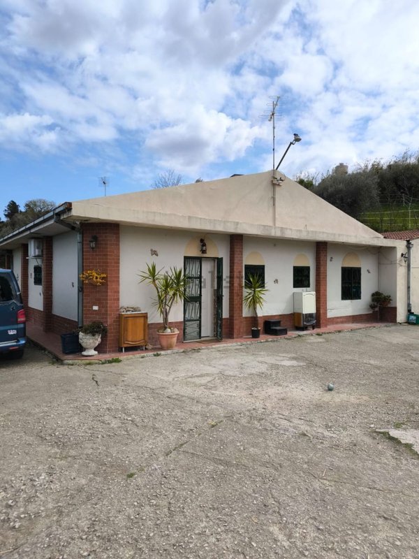 casa indipendente in vendita a San Martino in Pensilis