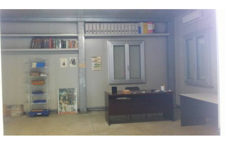 locale commerciale in vendita a San Martino in Pensilis