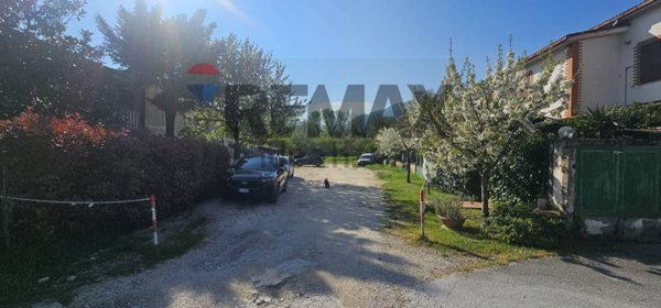 esavano in vendita a San Massimo