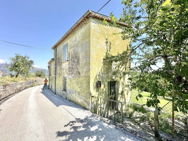 casa indipendente in vendita a San Massimo