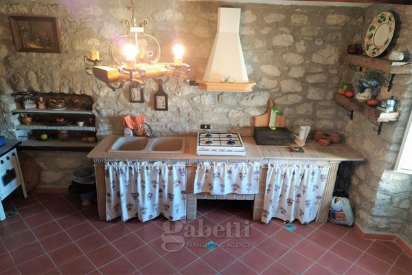 casa indipendente in vendita a San Massimo