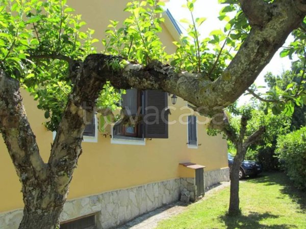 casa indipendente in vendita a San Massimo