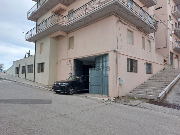 locale commerciale in vendita a Santa Croce di Magliano