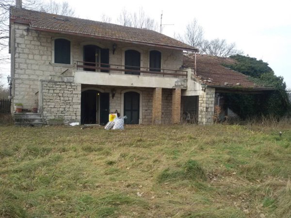 casa indipendente in vendita a Sepino