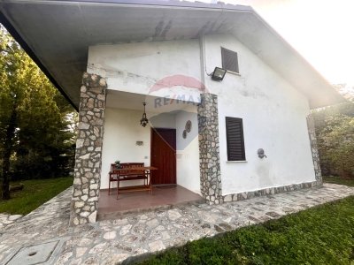 casa indipendente in vendita a Sepino