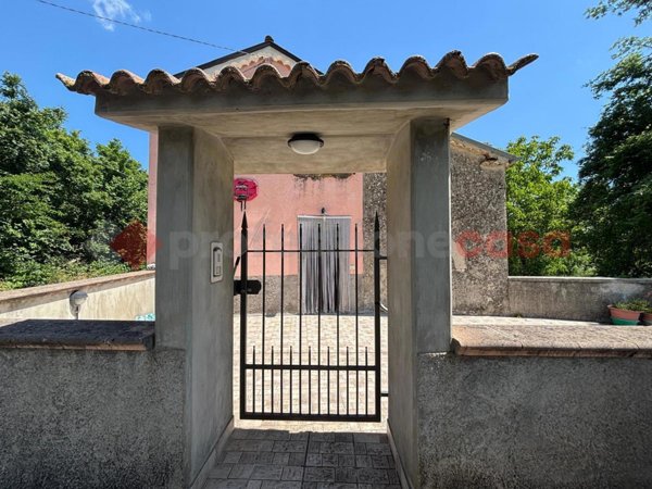casa indipendente in vendita a Sepino