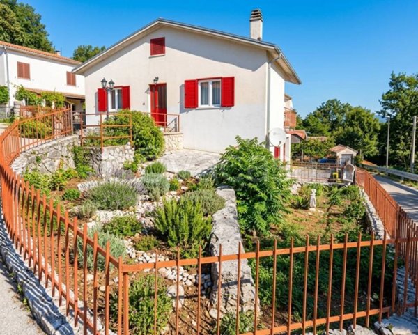 casa indipendente in vendita a Sepino