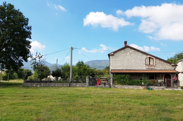 casa indipendente in vendita a Sepino