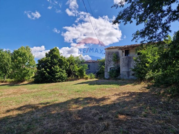 casa indipendente in vendita a Sepino