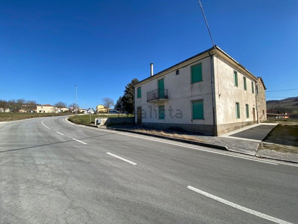 casa indipendente in vendita a Spinete