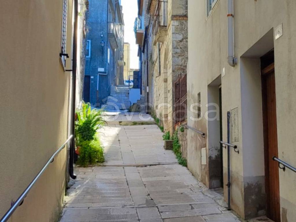 casa indipendente in vendita a Tavenna