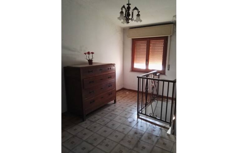 casa indipendente in vendita a Tavenna