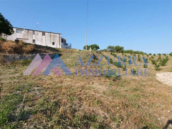 casa indipendente in vendita a Tavenna
