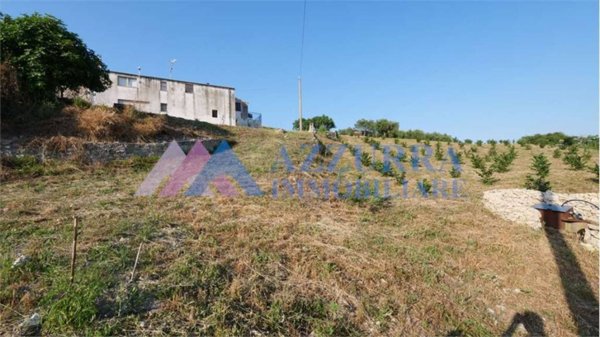 casa indipendente in vendita a Tavenna