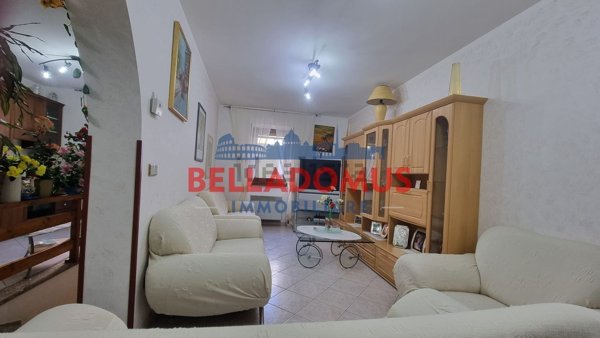 casa indipendente in vendita a Tavenna