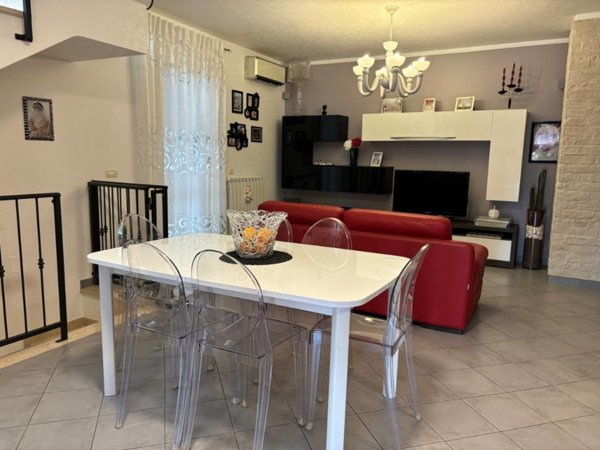 casa indipendente in vendita a Termoli