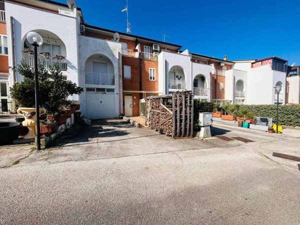 casa indipendente in vendita a Termoli