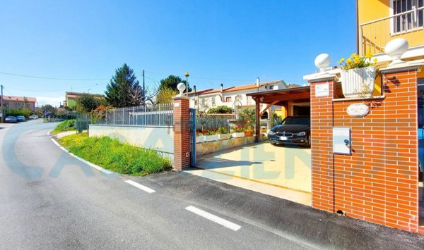 casa indipendente in vendita a Termoli