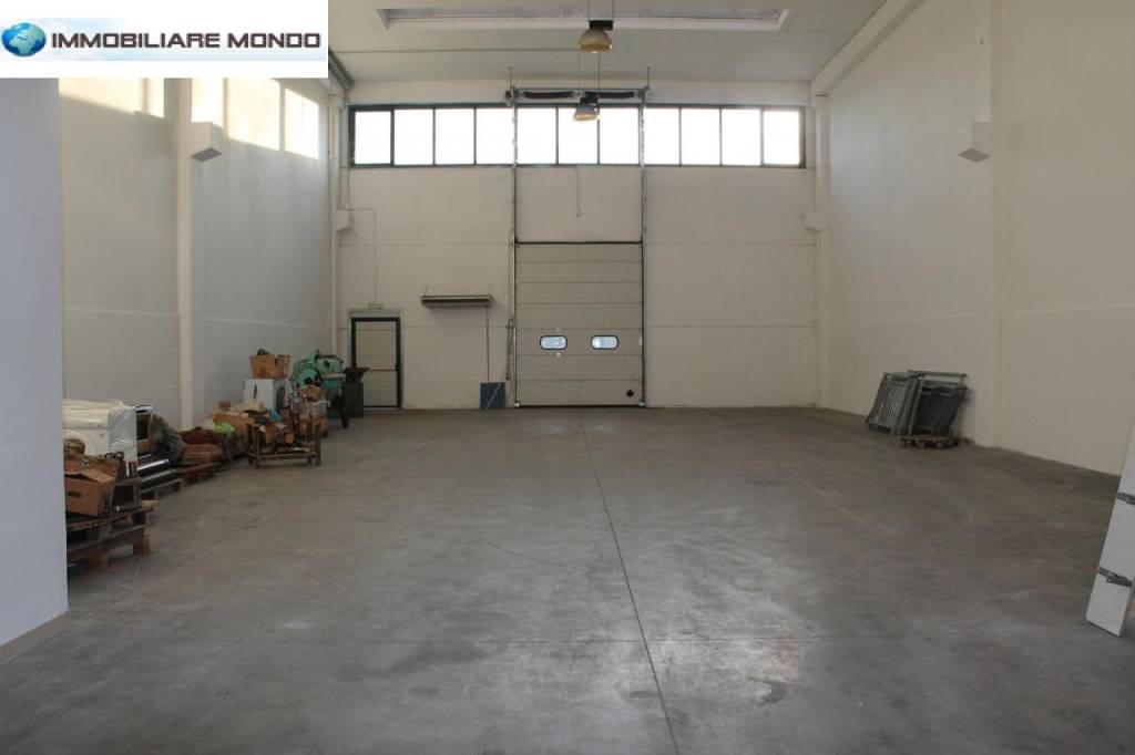 locale commerciale in vendita a Termoli