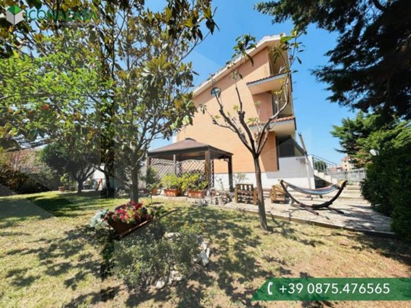 casa indipendente in vendita a Termoli