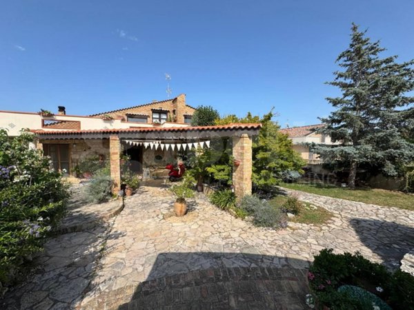 casa indipendente in vendita a Termoli