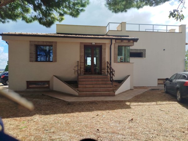 casa indipendente in vendita a Termoli